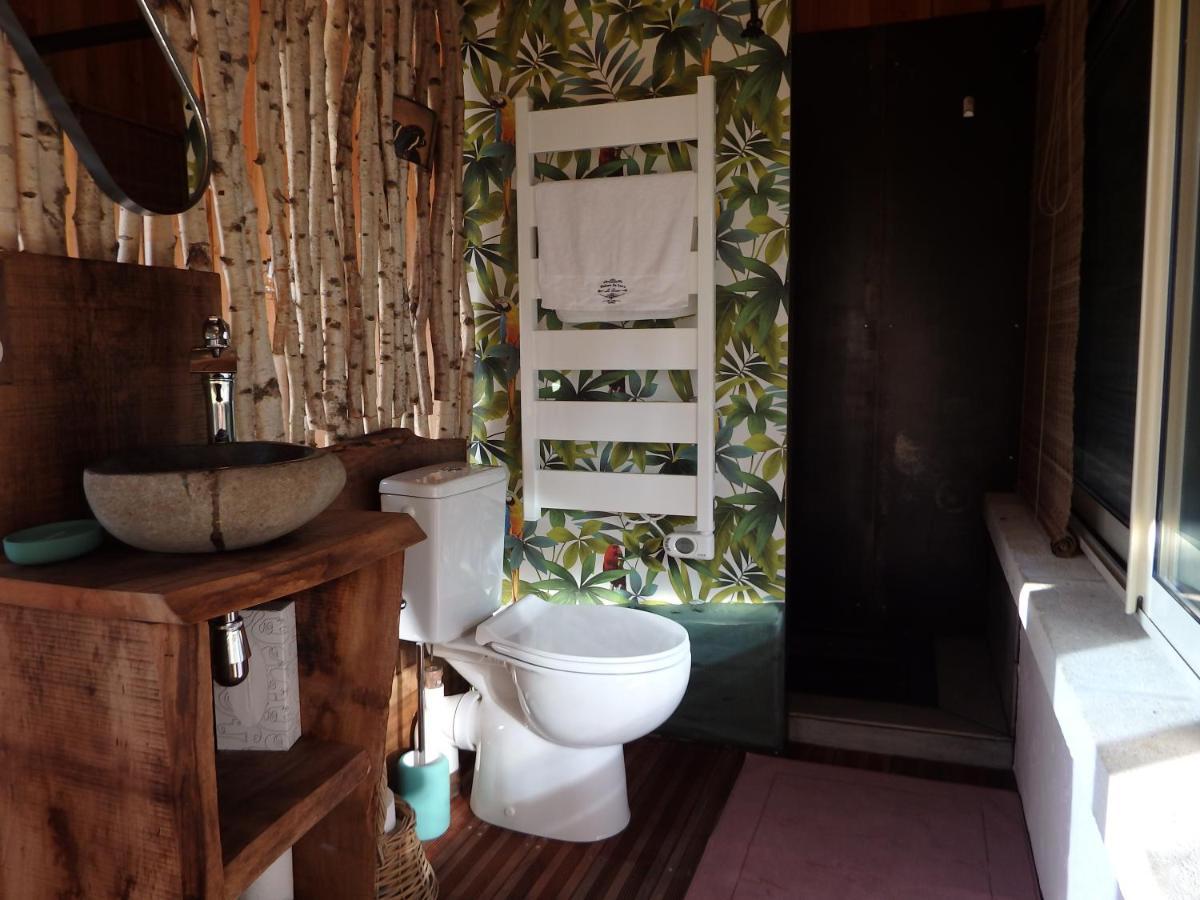Le P'Tit Nid De Gabriel Bed and Breakfast Les Touches-de-Périgny Exteriör bild